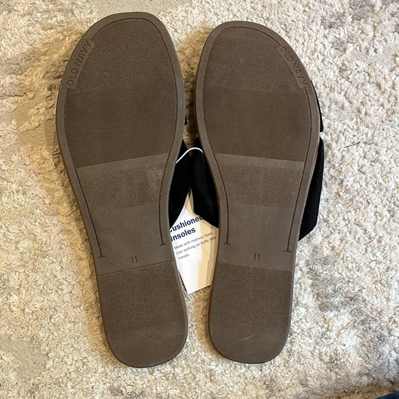 NWT Old Navy sandals with black soft cloth knot - Picture 3 of 3